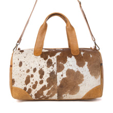 Load image into Gallery viewer, Cattle Drive Men's Hairon Leather Traveller Bag in Bridle Ivory