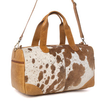 Load image into Gallery viewer, Cattle Drive Men's Hairon Leather Traveller Bag in Bridle Ivory