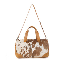 Load image into Gallery viewer, Cattle Drive Men's Hairon Leather Traveller Bag in Bridle Ivory