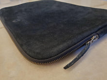 Load image into Gallery viewer, Natural Suede 15&quot; Laptop Case / Black