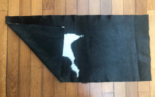 Load image into Gallery viewer, Natural Cowhide Throw Black &amp; Ivory